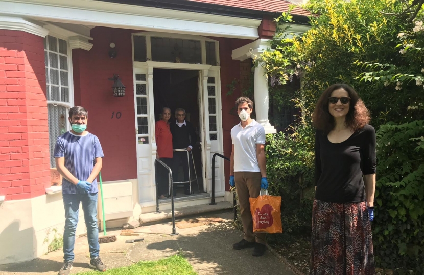 Theresa Villiers joins HSS food donation pick-up.