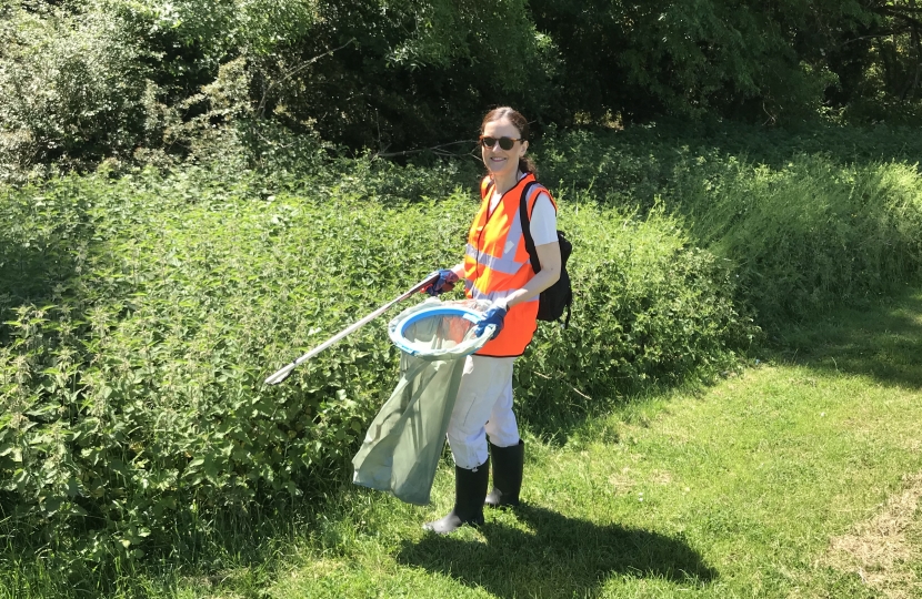 Theresa Villiers litter pick  