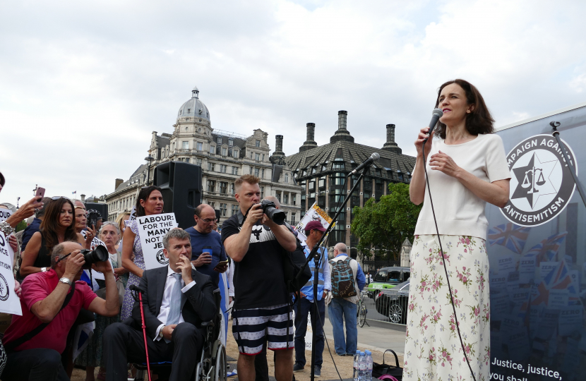 Theresa Villiers MP addresses 2018 protest about antisemitism in the Labour Party