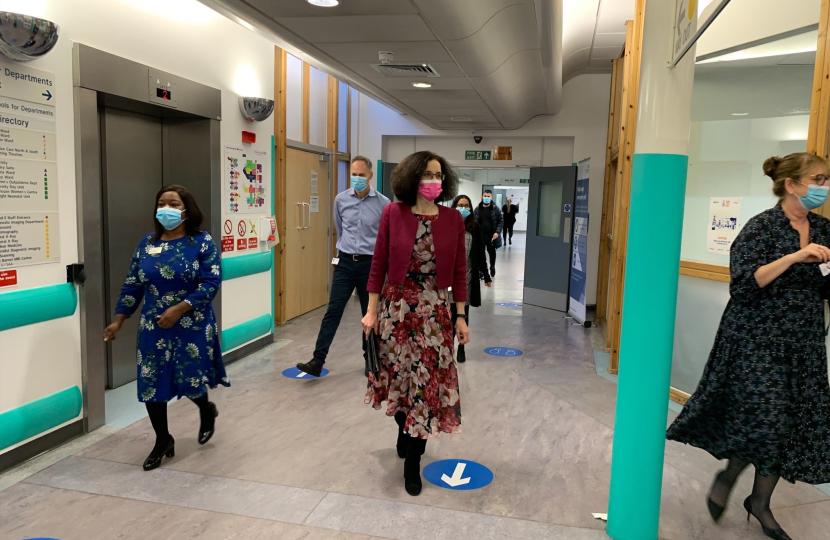 Theresa Villiers visits Barnet Hospital