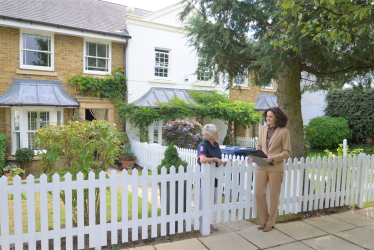 Theresa Villiers campaigning in Hadley Highstone