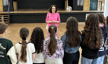 Theresa Villiers visits Manor Hill Greek School