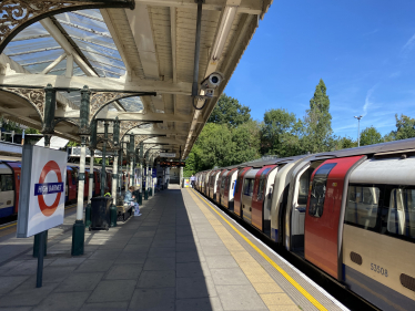 High Barnet tube station